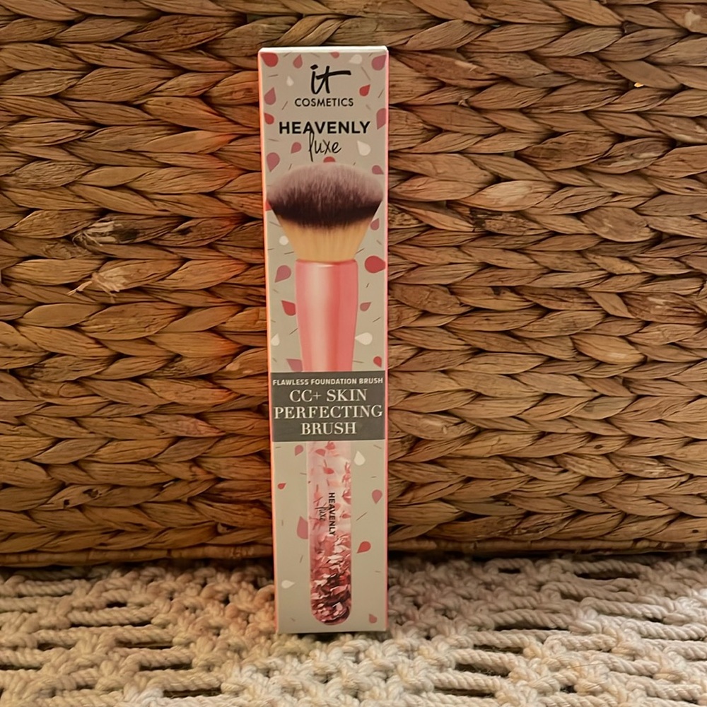 Flawless foundation brush